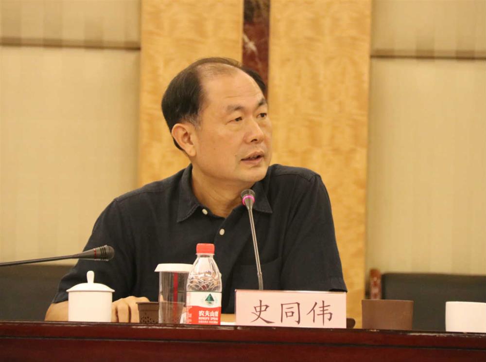濟南產(chǎn)業(yè)發(fā)展投資集團有限公司召開(kāi)半年工作總結大會(huì )