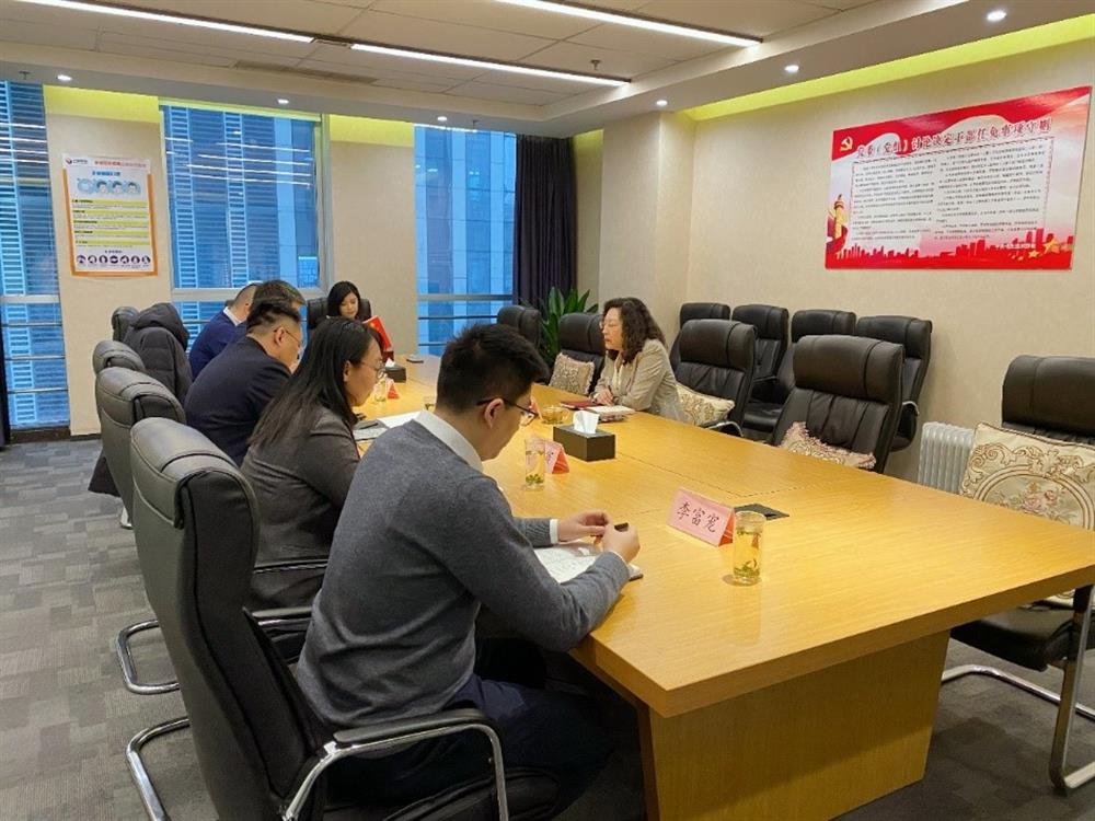 集團(tuán)黨委副書記、總經(jīng)理黃蓓調(diào)研園區(qū)集團(tuán)并召開民主生活會(huì)征求意見座談會(huì)